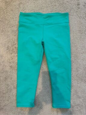 Women’s Fabletics Active Leggings - Capri